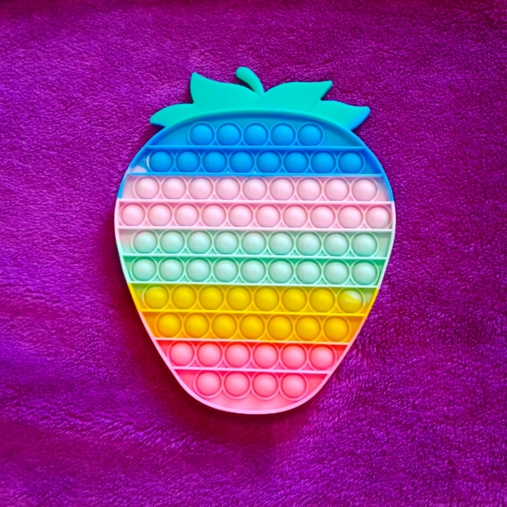 Strawberry rainbow pop it